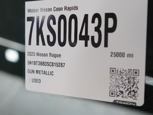 Used 2025 Nissan Rogue SV image 31