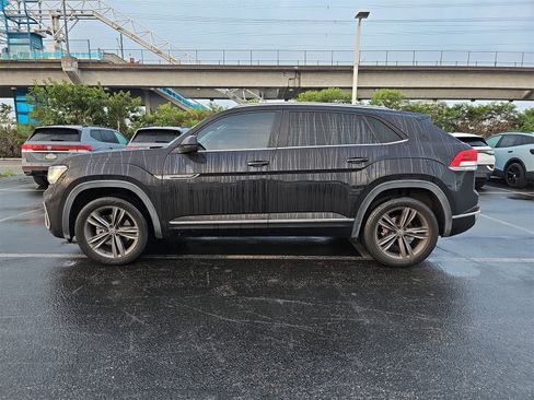Used 2021 Volkswagen Atlas Cross Sport SE w/ Panoramic Sunroof Package image 8