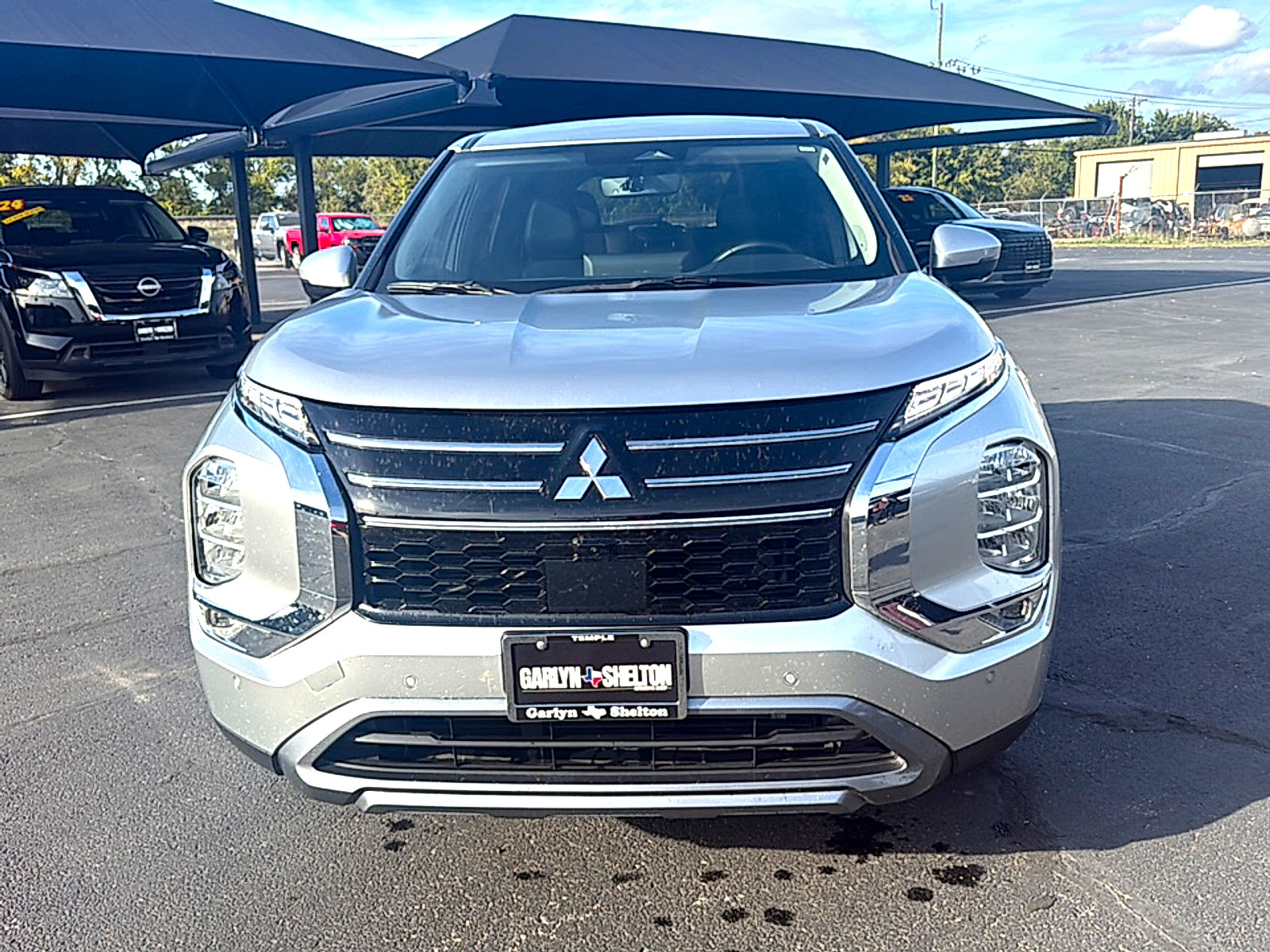 Used 2025 Mitsubishi Outlander SE FWD image 4