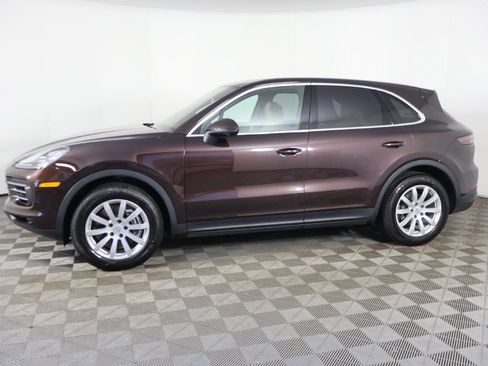 Used 2022 Porsche Cayenne image 22