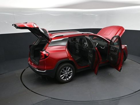 Used 2024 GMC Terrain SLT w/ Tech Package FWD image 50