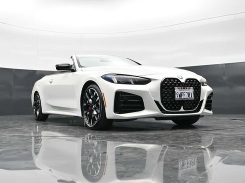 Used 2025 BMW 430i Convertible w/ M Sport Package image 29