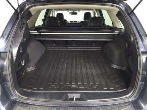 Used 2017 Subaru Outback 2.5i Limited AWD/4WD image 8