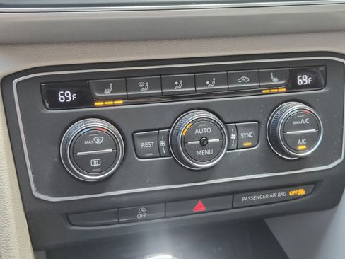 Used 2019 Volkswagen Atlas SE w/ Panoramic Sunroof Package AWD/4WD image 40