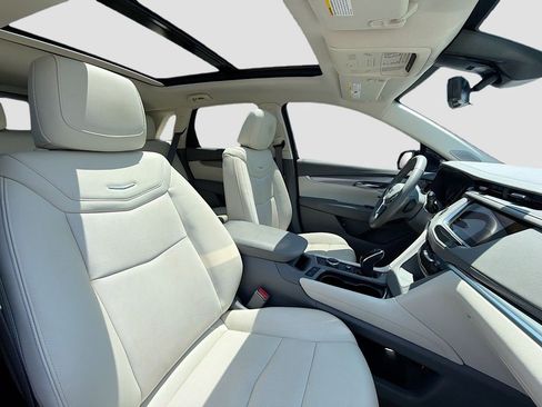 Certified 2024 Cadillac XT5 Premium Luxury w/ Technology Package FWD image 30