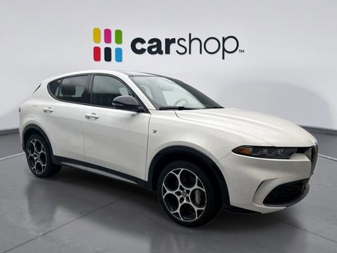 Used 2024 Alfa Romeo Tonale Ti w/ Premium Interior Package AWD/4WD image 7