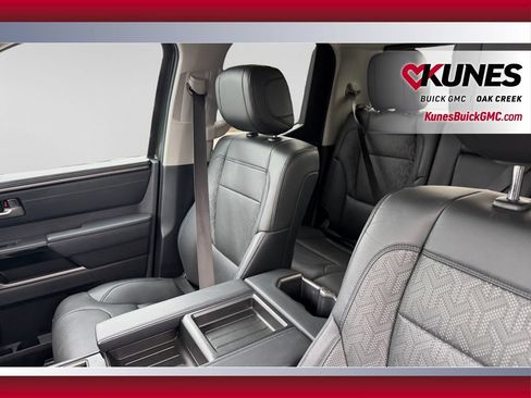 Used 2022 Toyota Tundra Limited w/ Power Package AWD/4WD image 23