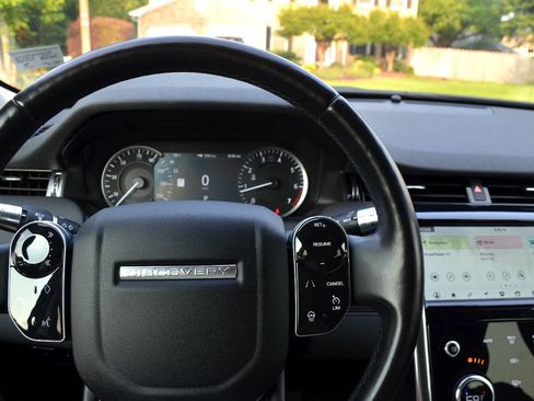 Used 2020 Land Rover Discovery Sport S image 21