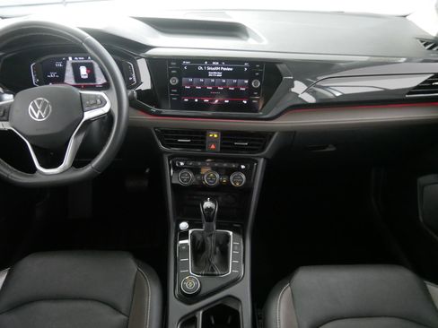 Used 2022 Volkswagen Taos SEL image 10