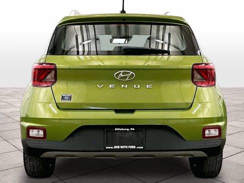Used 2023 Hyundai Venue SEL FWD image 4