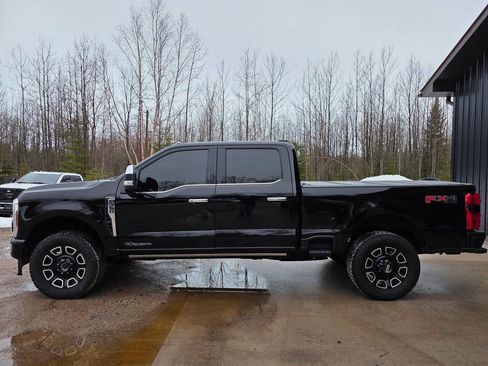 Used 2024 Ford F350 Platinum w/ FX4 Off-Road Package image 3