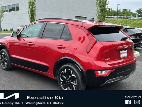 Certified 2023 Kia Niro Wind w/ Wind Preserve Package FWD image 6