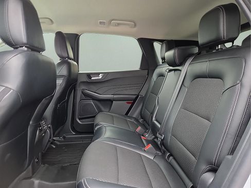 Certified 2025 Ford Escape SE FWD image 10