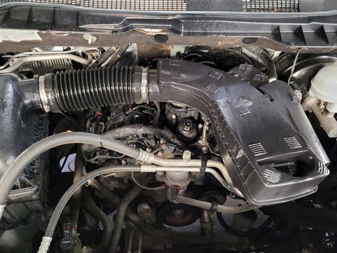 Used 2022 RAM 1500 Classic SLT RWD image 30