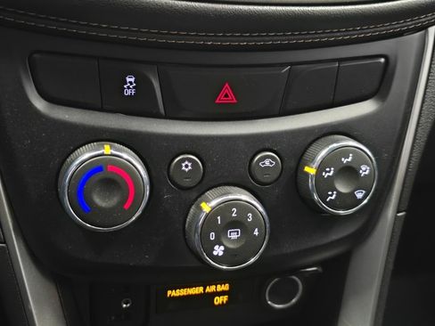 Used 2019 Chevrolet Trax LT w/ Driver Confidence Package image 27