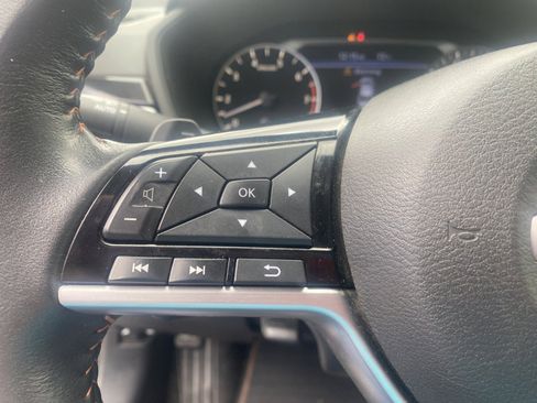 Used 2023 Nissan Altima 2.5 SR w/ SR Premium Package FWD image 13