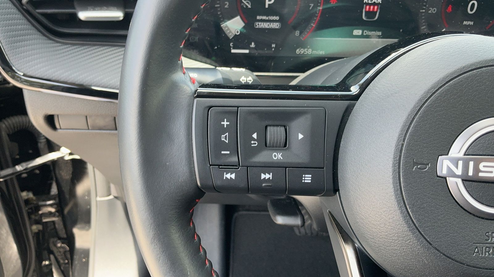 Certified 2025 Nissan Kicks SR FWD image 19