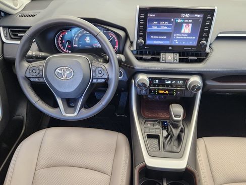 Used 2022 Toyota RAV4 Limited FWD image 28