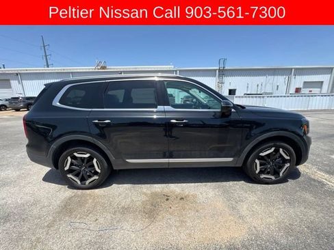 Used 2025 Kia Telluride S FWD image 2