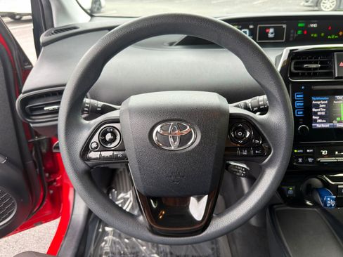Used 2019 Toyota Prius LE AWD/4WD image 15
