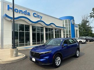 Used 2023 Honda CR-V LX video 2