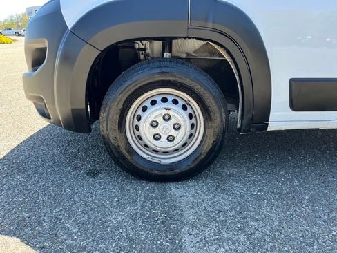 Used 2025 RAM ProMaster 2500 w/ Convenience Group FWD image 10