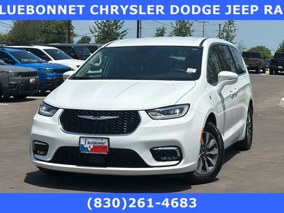 Used 2022 Chrysler Pacifica Touring-L