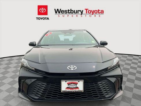 Used 2026 Toyota Camry SE w/ Convenience Package FWD image 3