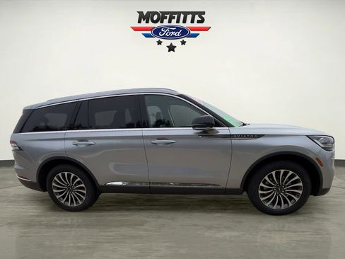 Used 2023 Lincoln Aviator Reserve AWD/4WD image 6
