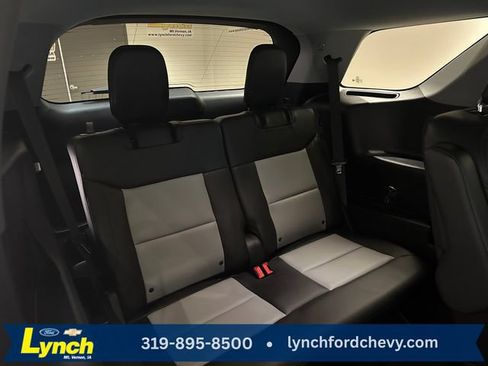 Used 2024 Ford Explorer XLT w/ Equipment Group 202A AWD/4WD image 22