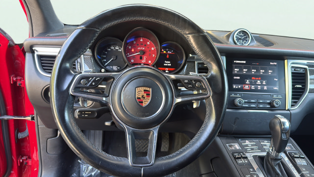 Used 2018 Porsche Macan GTS w/ Premium Package Plus AWD/4WD image 16