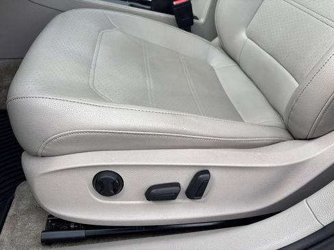 Used 2015 Volkswagen Passat TDI SE FWD image 29