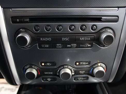 Used 2020 Nissan Pathfinder SL image 26