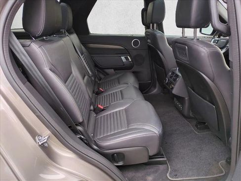 Used 2021 Land Rover Discovery S R-Dynamic AWD/4WD image 24