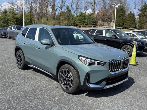 New 2026 BMW X1 xDrive28i w/ Technology Package AWD/4WD image 3