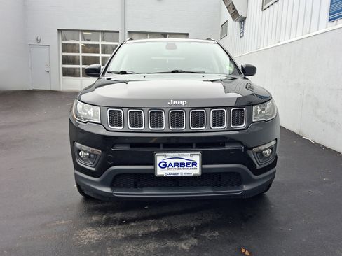 Used 2019 Jeep Compass Latitude w/ Popular Equipment Group image 4