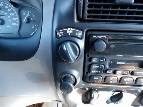 Used 1998 Ford Explorer Limited image 20