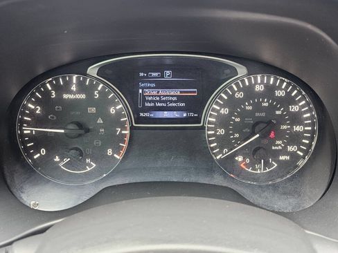 Used 2018 Nissan Pathfinder Platinum AWD/4WD image 22