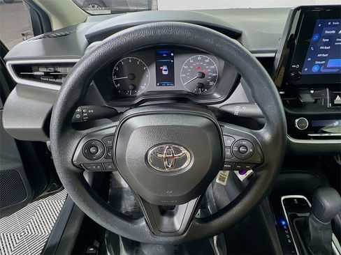 Used 2025 Toyota Corolla LE image 11