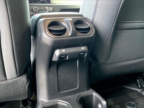 Used 2025 Jeep Wrangler Willys image 37