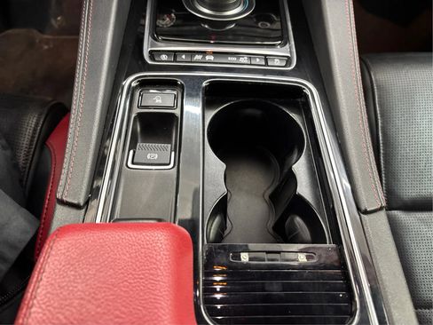 Used 2020 Jaguar F-PACE S image 22