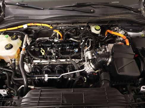 Used 2021 Ford Escape SE image 18