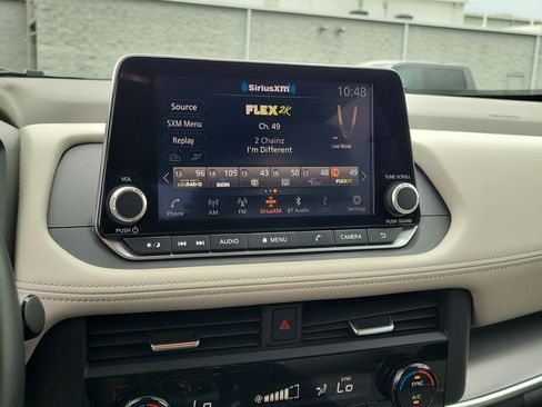 Used 2025 Nissan Rogue SV FWD image 26