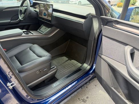 Used 2023 Tesla Model X AWD/4WD image 14