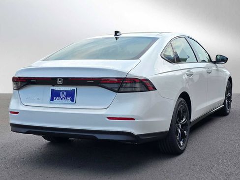 New 2025 Honda Accord SE image 3