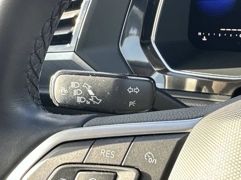 Used 2022 Volkswagen Jetta SE w/ Panoramic Sunroof Package image 26