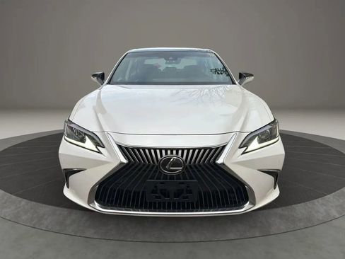 Used 2019 Lexus ES 350 image 2