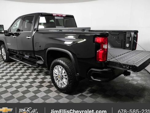 Certified 2022 Chevrolet Silverado 2500 High Country w/ Z71 Off-Road Package AWD/4WD image 32