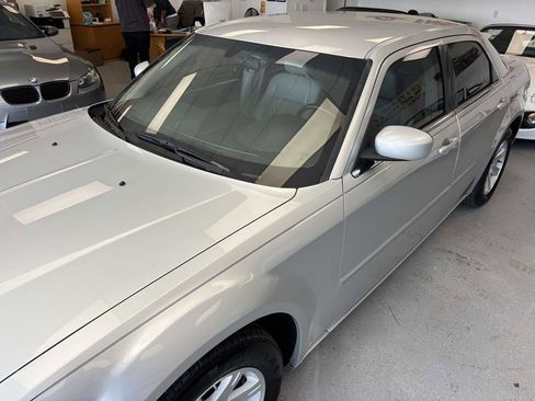 Used 2007 Chrysler 300 Touring image 3