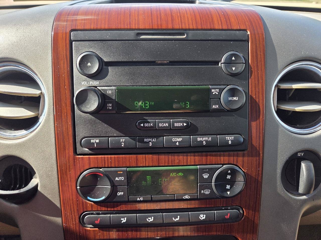 Used 2005 Ford F150 Lariat RWD image 16
